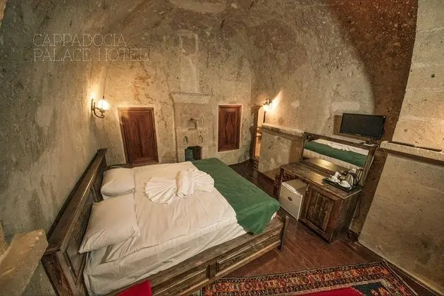Cave Room,Jakuzili
