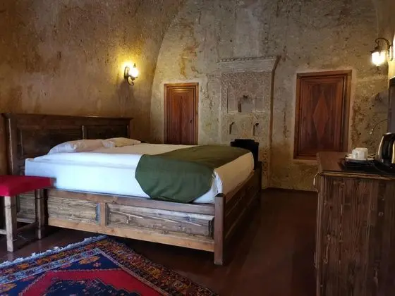 Cave Room,Jakuzili