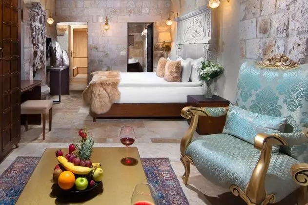 Executive Suite, Jakuzili