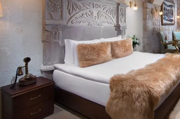 Executive Suite, Jakuzili