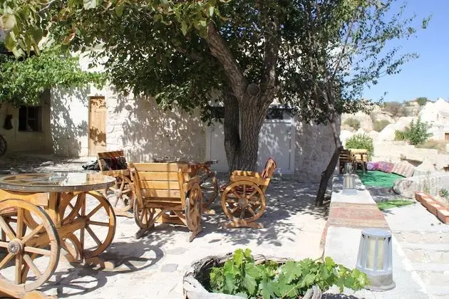 Traditional Tek Büyük Yataklı Oda