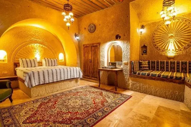 Deluxe Cave,    , Jakuzili