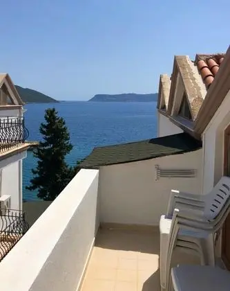 Aile Odası, Yandan Deniz Manzaralı