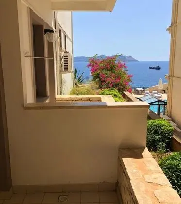 Aile Odası, Yandan Deniz Manzaralı
