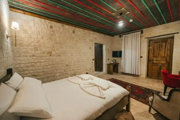 Geniş Standart Oda, Avlu Manzaralı, Büyük Yataklı