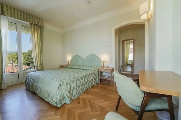 Deluxe Tek Büyük veya İki Ayrı Yataklı Oda