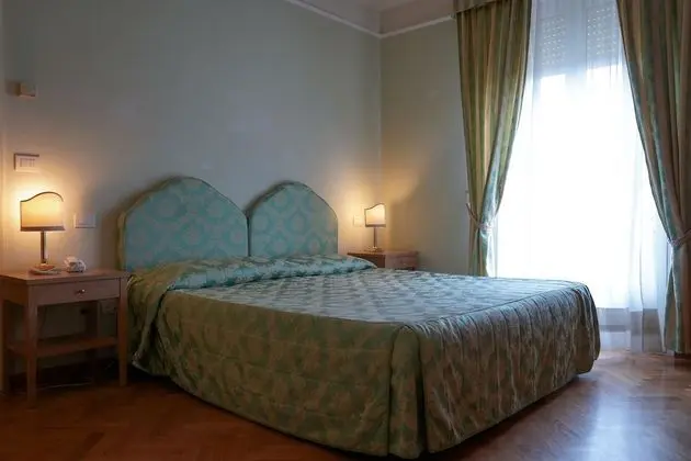 Deluxe Tek Büyük veya İki Ayrı Yataklı Oda