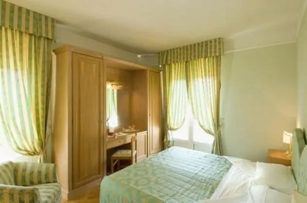 Deluxe Tek Büyük veya İki Ayrı Yataklı Oda
