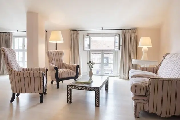 Romantic Penthouse Suite