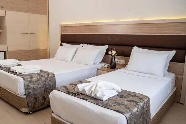 Standart Oda, Kısmi Deniz Manzaralı, Balkonlu