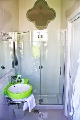 Standard Tek Büyük Yataklı Oda, Bahçe Manzaralı