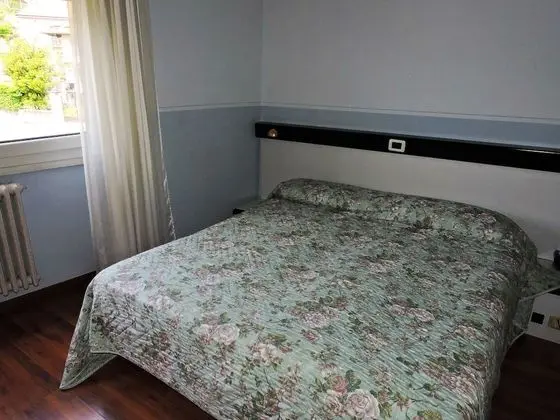 Basic Tek Büyük Yataklı Oda