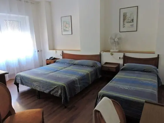 Basic Üç Kişilik Oda