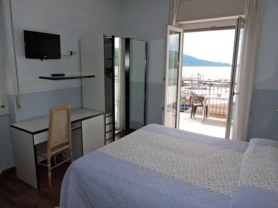 Panoramic Tek Büyük Yataklı Oda, Göl Manzaralı