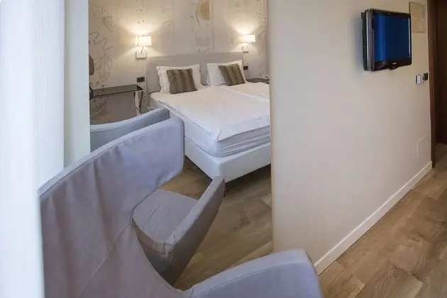 Basic Tek Büyük veya İki Ayrı Yataklı Oda