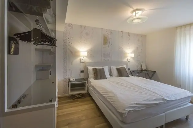 Basic Tek Büyük veya İki Ayrı Yataklı Oda