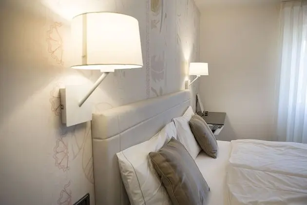 Basic Tek Büyük veya İki Ayrı Yataklı Oda