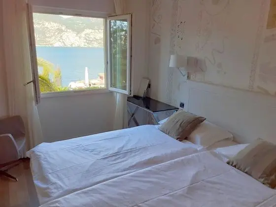 Basic Tek Büyük veya İki Ayrı Yataklı Oda