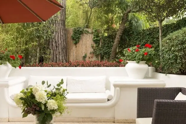 Classic Tek Büyük Yataklı Oda (Garden Side)