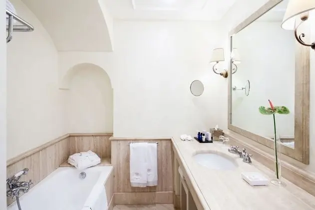 Classic Tek Büyük Yataklı Oda (Garden Side)