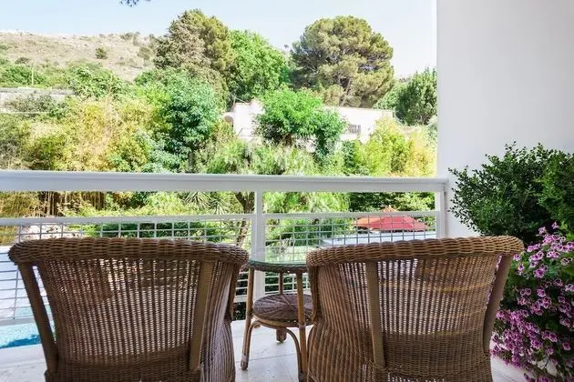 Deluxe Tek Büyük Yataklı Oda (Garden Side)