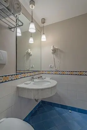 Standard Tek Büyük Yataklı Oda, Balkon, Bahçe Manzaralı