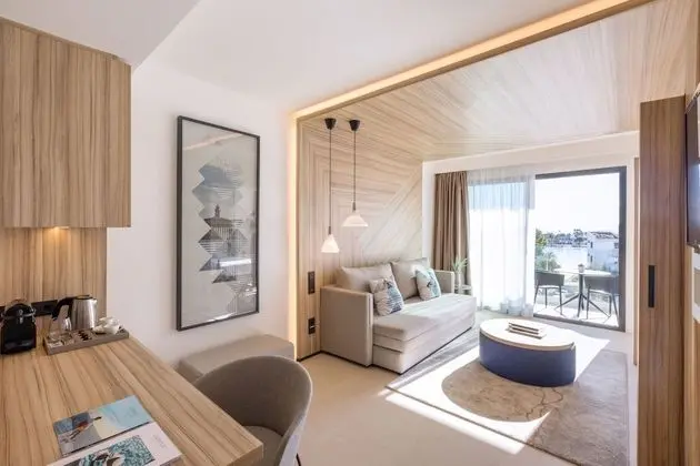Süit, Balkon, Deniz Manzaralı