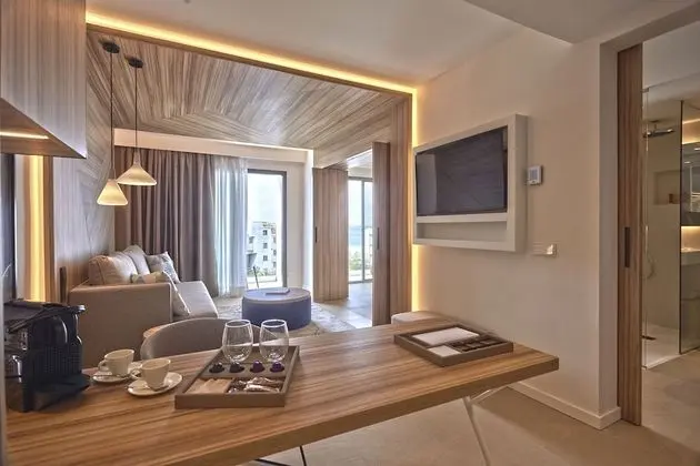 Süit, Balkon, Deniz Manzaralı