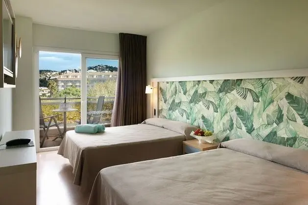 Privilegue Quadruple room  Partial ocean view