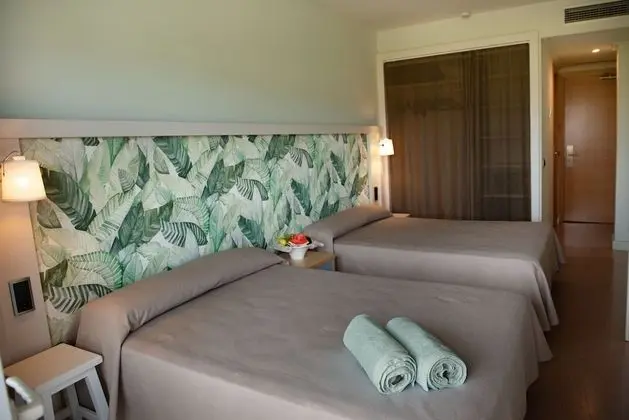 Privilegue Quadruple room  Partial ocean view
