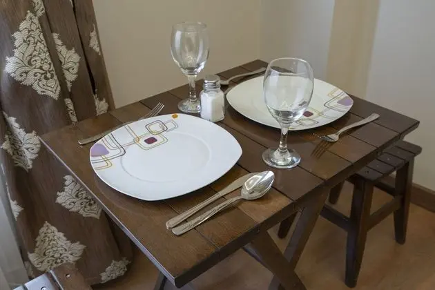 Odada yemek servisi