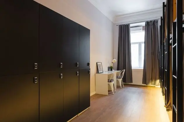 Ortak Ranzalı Oda, Karma Ranzalı Oda