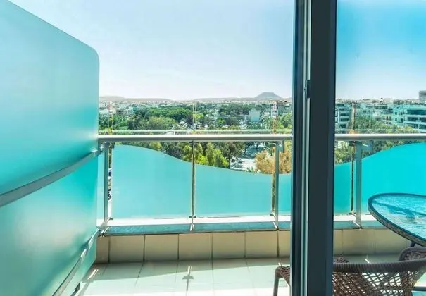Superior Oda, Balkon