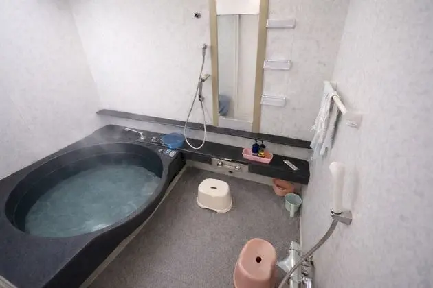 Kulübe, Sadece kadınlar için (Capusle Room)