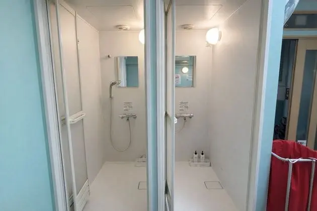 Kulübe, Sadece kadınlar için (Capusle Room)