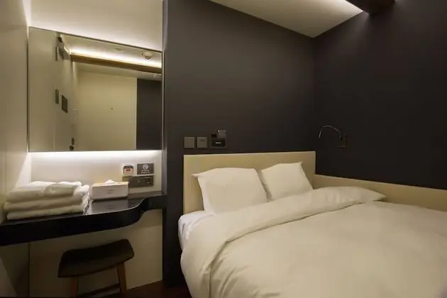 Double Room (12hrs use, Transit passengers are not allowed to stay)
