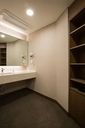 Double Room (No shower, 12hrs use, Transit passengers are not allowed to stay)