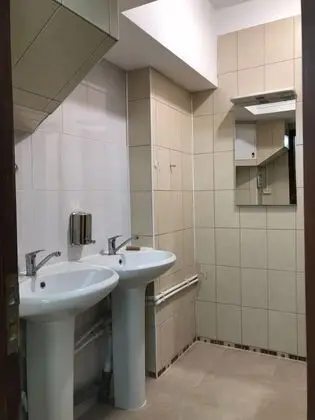 Ortak Ranzalı Oda, 1 Tek Kişilik Yatak