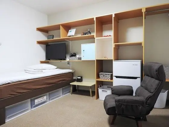 Deluxe Kulübe, Sadece erkekler için