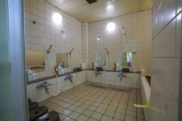 Oda, Sadece kadınlar için (1 Capsule, Shared Shower)