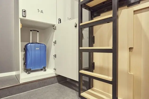 Basic Ortak Ranzalı Oda, Sadece kadınlar için