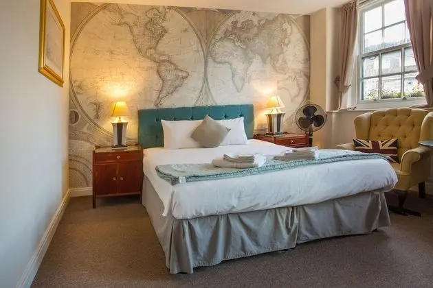 Standard Oda, 1 En Büyük (King) Boy Yatak, Ortak Banyo