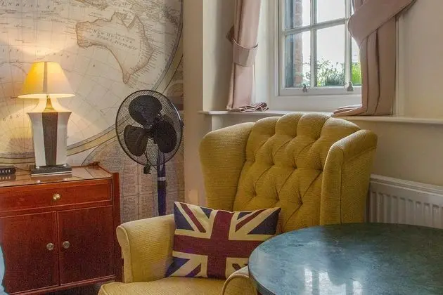 Standard Oda, 1 En Büyük (King) Boy Yatak, Ortak Banyo