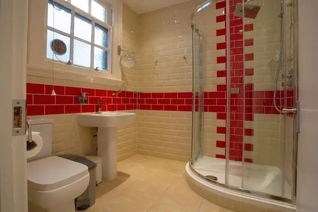 Standard Oda, 1 En Büyük (King) Boy Yatak, Ortak Banyo