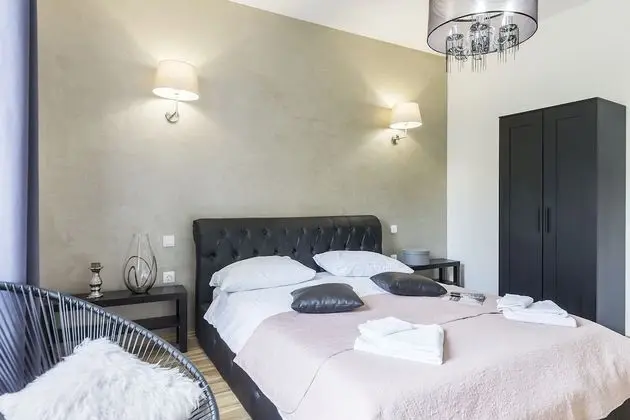 Exclusive Apartment (3)