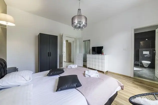 Exclusive Apartment (3)