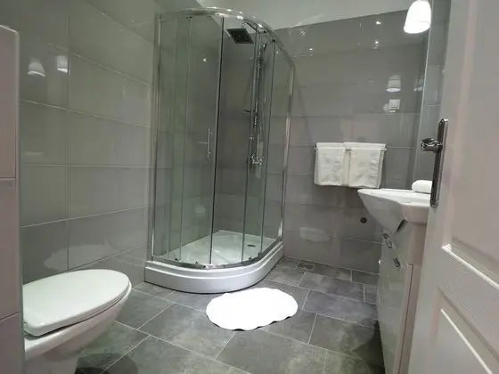 Exclusive Apartment (3)