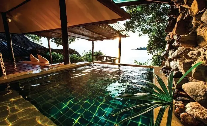 Mini Pool Villa / Tropical Style