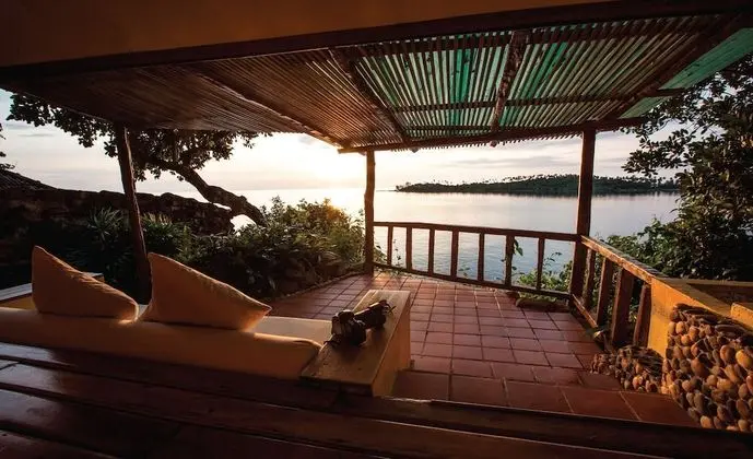 Mini Pool Villa / Tropical Style