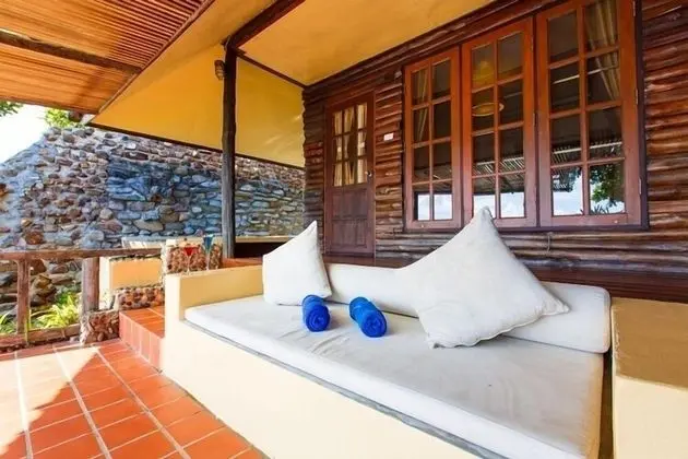 Mini Pool Villa / Tropical Style